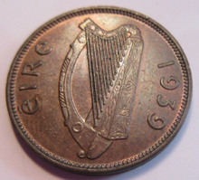 Load image into Gallery viewer, 1939 IRELAND EIRE FARTHING SOME LUSTRE KEY DATE IN CLEAR FLIP
