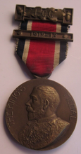 Load image into Gallery viewer, 1912-1913 THE KINGS MEDAL FOR LCC ATTENDANCE GOOD CONDUCT &amp; INDUSTRY WITH RIBBON
