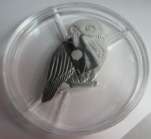 Load image into Gallery viewer, 2021 HARRY POTTER WIZARDING WORLD HEDWIG SILVER PROOF 10 EURO COIN &amp; COA IN TIN
