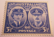 Load image into Gallery viewer, AUSTRALIA STAMP SET KING GEORGE VI 1945 MNH &amp; MLH 18 X STAMPS &amp; STAMP HOLDER
