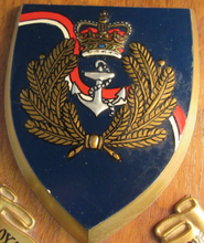 Load image into Gallery viewer, ROYAL NAVAL VOLUNTEER RESERVE WOODEN &amp; PAINTED WALL PLAQUE
