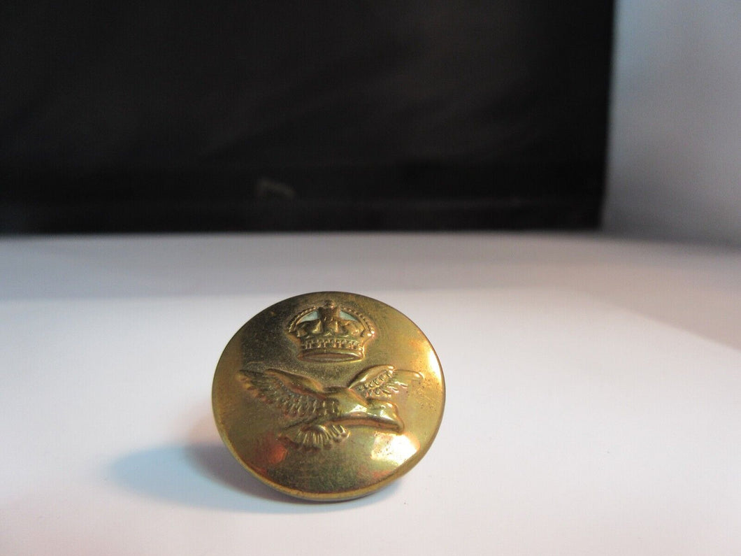 GAUNT LONDON WWII RAF KINGS CROWN BRASS 16MM BUTTON