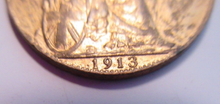 Load image into Gallery viewer, 1913 KING GEORGE V FARTHING BARE HEAD UNC WITH FULL LUSTRE IN CLEAR FLIP
