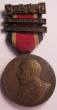 Load image into Gallery viewer, 1912-1913 THE KINGS MEDAL FOR LCC ATTENDANCE GOOD CONDUCT &amp; INDUSTRY WITH RIBBON
