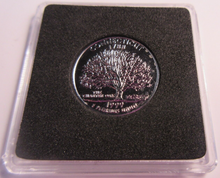 Load image into Gallery viewer, 1999 UNITED STATES MINT STATE QUARTER DOLLAR CONNECTICUT 1788 PLATED IN PLATINUM
