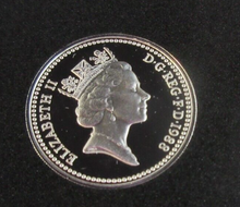 Load image into Gallery viewer, 1988 £1 QUEEN ELIZABETH II SHIELD OF ARMS SILVER PROOF ONE POUND COIN BOX &amp; COA
