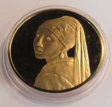 Load image into Gallery viewer, 1975 THE GENIUS OF VERMEER HALLMARKED 24CT GOLD PLATED .925 SILVER 32G MEDAL
