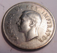 Load image into Gallery viewer, KING GEORGE VI 3d .800 SILVER THREEPENCE 1943 VF-EF IN CLEAR PROTECTIVE FLIP
