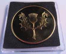 Load image into Gallery viewer, 1995 PALACE &amp; ABBEY OF HOLYROOD HOUSE GOLD PLATED PROOF MEDAL CAPSULE &amp; COA
