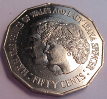 Load image into Gallery viewer, 1981 AUSTRALIA PRINCE OF WALES &amp; LADY DIANA SPENCER UNC 50 CENTS COIN IN FLIP
