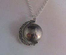 Load image into Gallery viewer, Queen Elizabeth Sixpence Crescent Moon 54mm Necklace Coin Pouch Inc 2x Domed 6d
