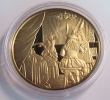 Load image into Gallery viewer, 1975 THE GENIUS OF VERMEER HALLMARKED 24CT GOLD PLATED .925 SILVER 32G MEDAL
