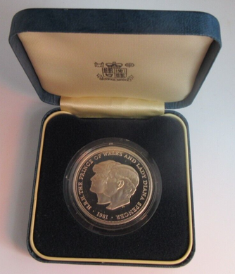 1981 HRH THE PRINCE OF WALES & LADY DIANA SPENCER SILVER PROOF CROWN BOXED