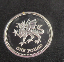 Load image into Gallery viewer, 2000 £1 QUEEN ELIZABETH II WELSH DRAGON SILVER PROOF ONE POUND COIN BOX &amp; COA
