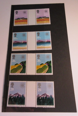 1983 COMMONWEALTH DAY GUTTER PAIRS 8 STAMPS MNH IN CLEAR FRONTED HOLDER