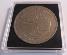 Load image into Gallery viewer, 1952-1977 QUEEN ELIZABETH II BAILIWICK OF JERSEY UNC 25 PENCE CROWN COIN&amp;CAPSULE
