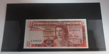 Load image into Gallery viewer, 1988 £1 Gibraltar Banknote Uncirculated Number 010 - 4th August in Display Card
