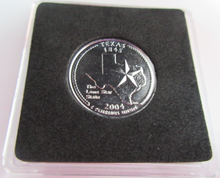 Load image into Gallery viewer, 2004 UNITED STATES MINT STATE QUARTER DOLLAR TEXAS 1845 PLATINUM PLATED
