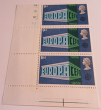 Load image into Gallery viewer, QUEEN ELIZABETH II PRE DECIMAL POSTAGE STAMPS X 10 MNH IN STAMP HOLDER
