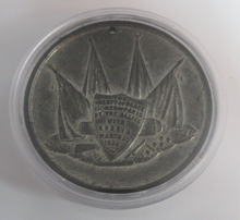 Load image into Gallery viewer, Treaty of Paris Crimean War On Earth Peace Goodwill Medallion Coin + Capsule
