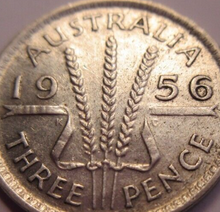 Load image into Gallery viewer, QUEEN ELIZABETH II 3d .500 SILVER THREEPENCE COIN 1956 AUSTRALIA VF &amp; FLIP
