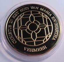 Load image into Gallery viewer, 1975 THE GENIUS OF VERMEER HALLMARKED 24CT GOLD PLATED .925 SILVER 32G MEDAL
