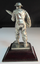 Load image into Gallery viewer, THE NAVEL GUNNER PEWTER FIGURE ROYAL HAMPSHIRE ART FOUNDRY WITH ORIGINAL BOX
