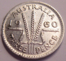 Load image into Gallery viewer, QUEEN ELIZABETH II 3d .500 SILVER THREEPENCE COIN 1960 AUSTRALIA EF+ &amp; FLIP
