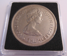 Load image into Gallery viewer, 1952-1977 QUEEN ELIZABETH II BAILIWICK OF JERSEY UNC 25 PENCE CROWN COIN&amp;CAPSULE
