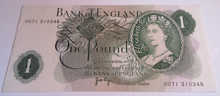 Load image into Gallery viewer, £1 ONE POUND BANKNOTES X 2 JO PAGE IN CLEAR FRONTED NOTE HOLDER
