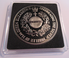 Load image into Gallery viewer, 1952-1977 QEII SILVER JUBILEE SILVER PLATED PROOF MEDAL CAPSULE COA &amp; BOX
