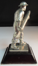 Load image into Gallery viewer, THE NAVEL GUNNER PEWTER FIGURE ROYAL HAMPSHIRE ART FOUNDRY WITH ORIGINAL BOX
