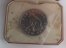 Load image into Gallery viewer, Barbary Ape 1971 Gibraltar 1oz Silver Proof 25 Pence Crown Coin Boxed Cc1
