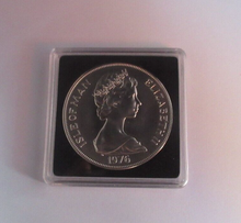 Load image into Gallery viewer, 1976 American Independence Isle of Man Silver BUnc 1 Crown Coin Box&amp;COA
