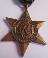 Load image into Gallery viewer, 1939-1945 PACIFIC STAR MEDAL WORLD WAR 2 ORIGINAL  WITH RIBBON BEAUTIFULLY BOXED
