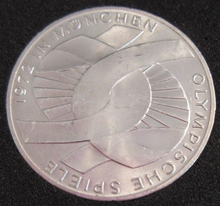 Load image into Gallery viewer, OLYMPIC GAMES SPIRAL 1972 MUNICH 10 DEUTSCHE MARKS BUNC MINT MARK D WITH CAPSULE
