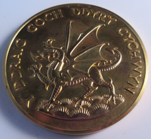Load image into Gallery viewer, 1969 PRINCE OF WALES INVESTITURE BRONZE MEDAL IN ORIGINAL ROYAL MINT BOX
