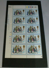 Load image into Gallery viewer, 1978 18TH CENTURY CAROL SINGERS 11P BLOCK OF TEN STAMPS MNH WITH TRAFFIC LIGHTS
