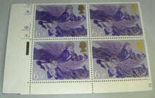 Load image into Gallery viewer, 1975 CHRISTMAS ANGELS  6 1/2P EIGHT STAMPS MNH WITH TRAFFIC LIGHTS
