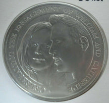 Load image into Gallery viewer, 2010 WILLIAM &amp; KATE ROYAL WEDDING COMMEMORATIVE BUNC £5 COIN COVER PNC WITH COA
