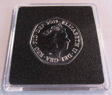 Load image into Gallery viewer, 2019 GIRL GUIDES QEII BUNC 50P FIFTY PENCE COIN WITH QUAD CAPSULE &amp; COA
