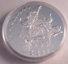 Load image into Gallery viewer, 2002 THE NEW MONEY OF EUROPE SILVER PLATED 40MM MEDALLION INSET EURO CAP &amp; COA
