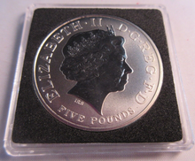 Load image into Gallery viewer, 1904-1984 ENTENTE CORDIALE REVERSE FROSTED COMMEMORATIVE PROOF £5 CROWN BOX &amp;COA
