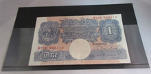 Load image into Gallery viewer, 1940 £1 ONE POUND BANK NOTE MARCH 1940 PEPPIATT BLUE VF-EF R25E 860113
