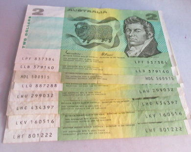 1985 AUSTRALIA TWO DOLLARS $2 BANKNOTES X 8 JOHNSTON FRASER  IN HOLDER
