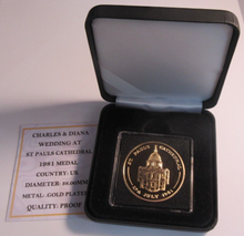 Load image into Gallery viewer, 1981 CHARLES &amp; DIANA WEDDING AT ST PAULS G/PLATED PROOF MEDAL CAPSULE BOX &amp; COA
