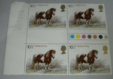 Load image into Gallery viewer, 1978 SHETLAND PONY 10 1/2p BLOCK OF 4 STAMPS MNH WITH TRAFFIC LIGHTS
