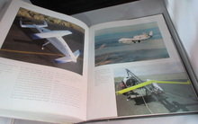 Load image into Gallery viewer, 2004 THE HISTORY OF FLIGHT DAVID SIMONS &amp; THOMAS WITHINGTON HARDBACK BOOK
