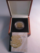 Load image into Gallery viewer, ST GEORGE &amp; THE DRAGON TDC 2009 SILVER £5 COIN 6 INSET RUBIES With Box + COA
