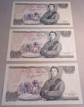 Load image into Gallery viewer, 1980 SOMERSET FIVE POUND £5 NOTES JUNE 1980 12 CONSECUTIVE RUN UNC
